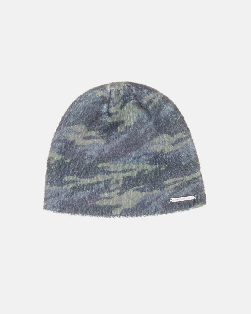 Sintitulo-2_0010_CURVED-TEE-GREEN-AND-YELLOW_2_0116_SOFT-BEANIE-DARK-GREEN-CAMO_1.jpg