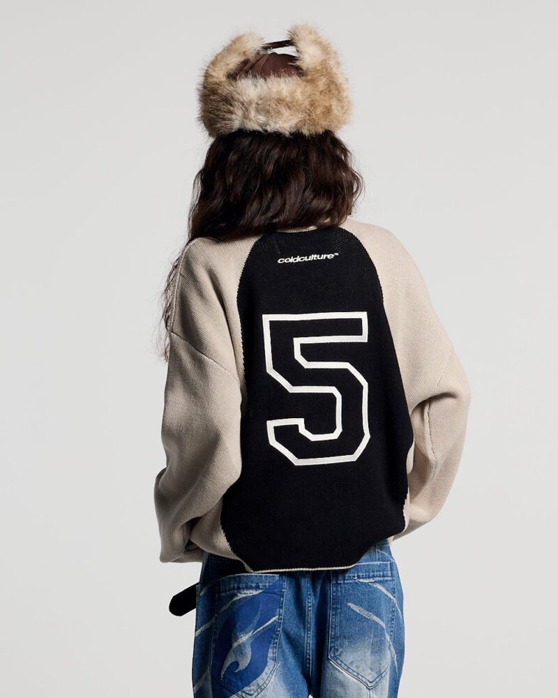 alpha-knit-beige-black-3331537.jpg alpha-knit-beige-black-3331537.jpg