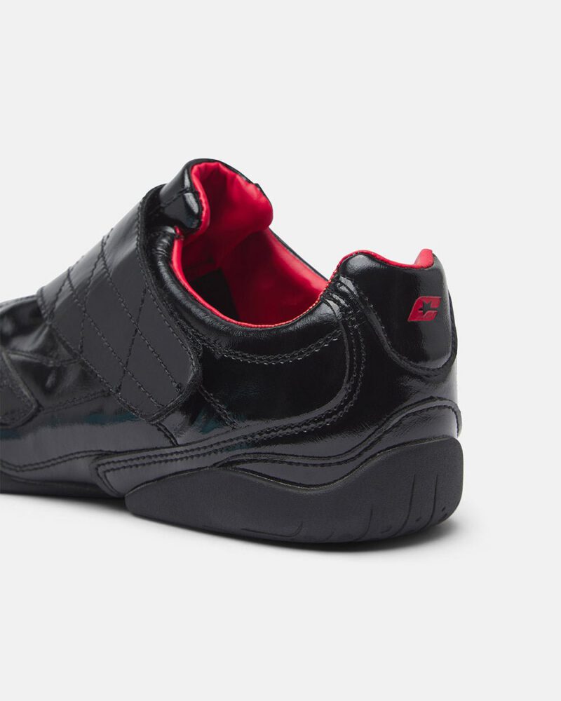 cold-hook-sneaker-black-3402448.jpg cold-hook-sneaker-black-3402448.jpg