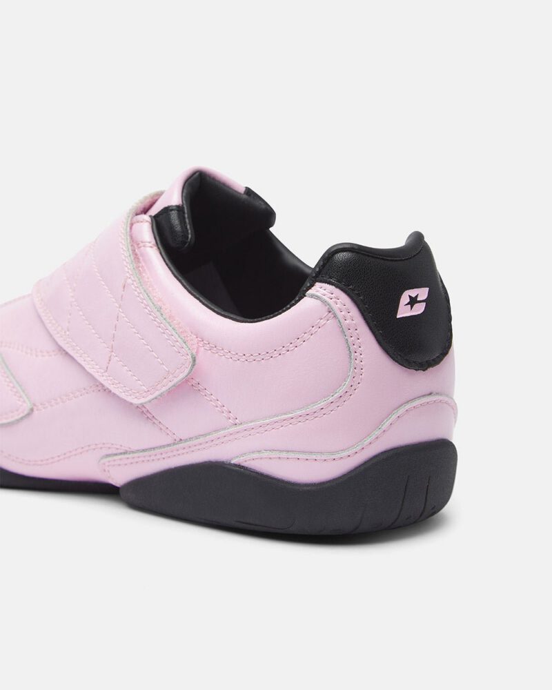 cold-hook-sneaker-pink-4724729.jpg cold-hook-sneaker-pink-4724729.jpg