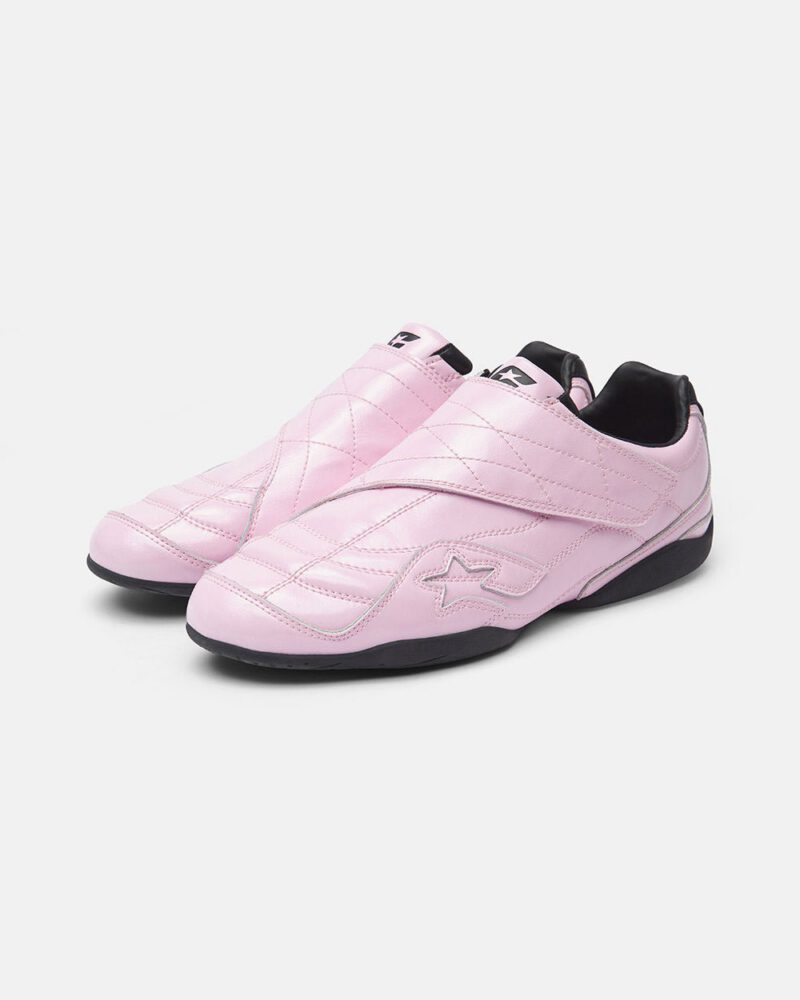 cold-hook-sneaker-pink-4772353.jpg cold-hook-sneaker-pink-4772353.jpg