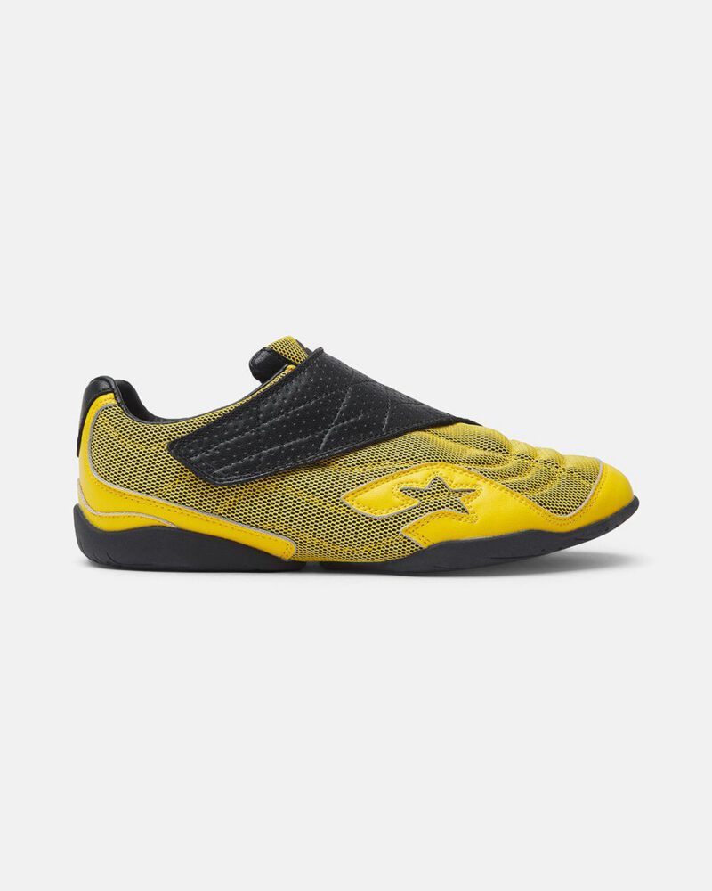 cold-hook-sneaker-yellow-7653207.jpg cold-hook-sneaker-yellow-7653207.jpg