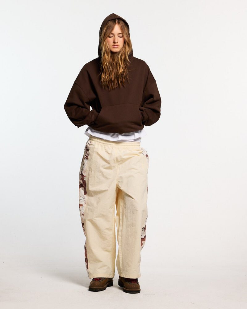 distress-curved-hoodie-brown-5885189.jpg distress-curved-hoodie-brown-5885189.jpg