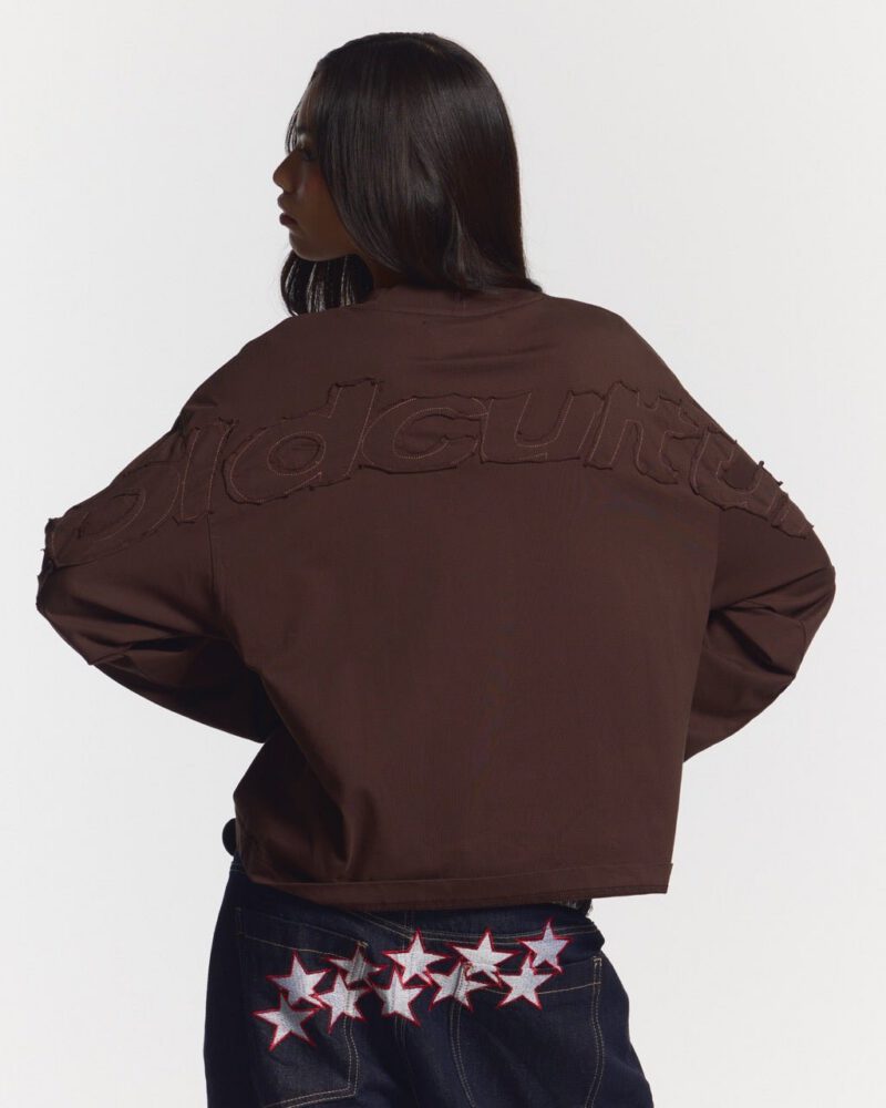 distress-curved-longsleeve-brown-1985013.jpg distress-curved-longsleeve-brown-1985013.jpg