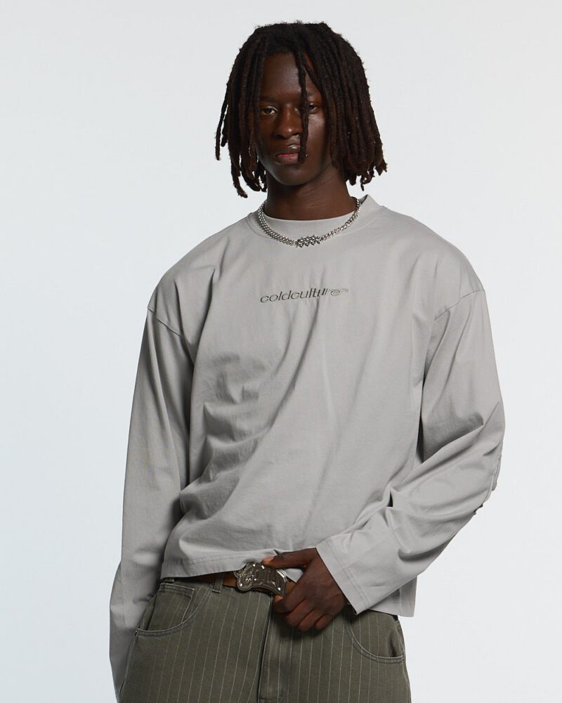 distress-curved-longsleeve-dark-grey-6782956.jpg distress-curved-longsleeve-dark-grey-6782956.jpg