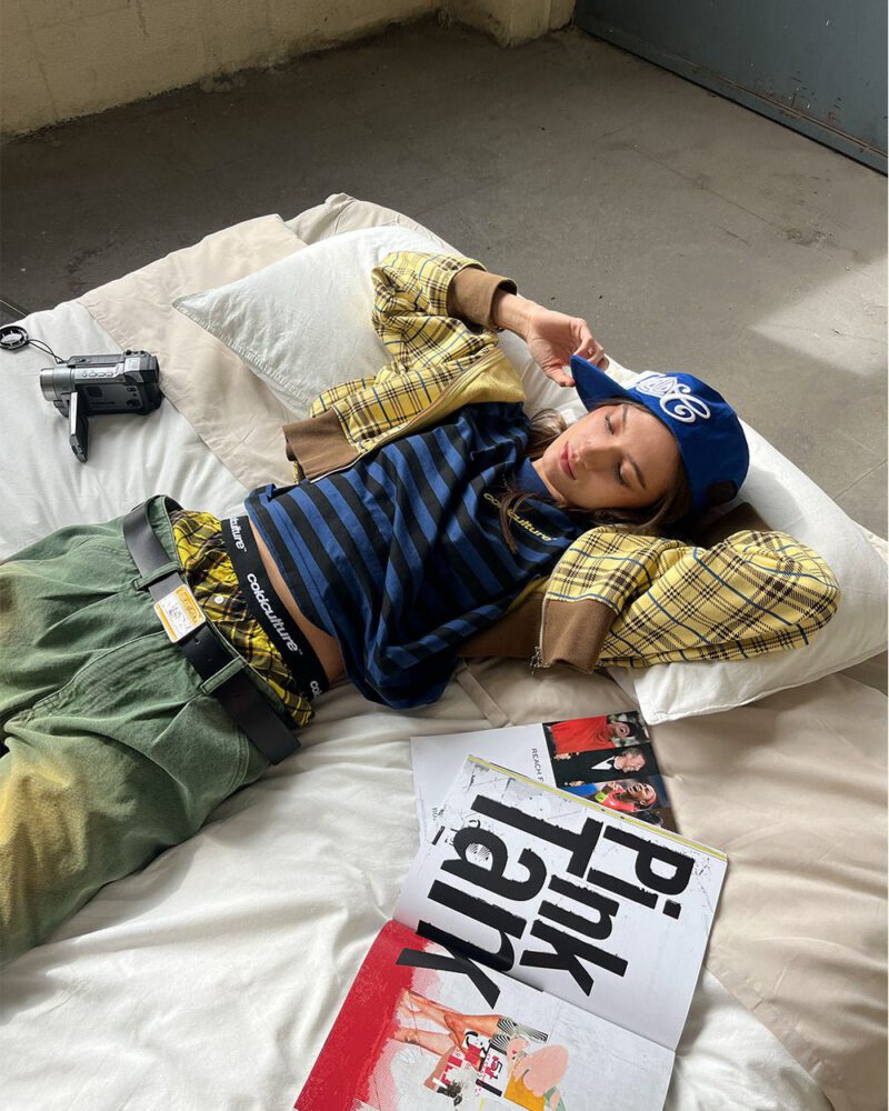 grid-zip-hoodie-yellow-brown-8493430.jpg grid-zip-hoodie-yellow-brown-8493430.jpg