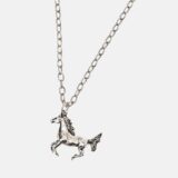 horse-necklace-7559536.jpg