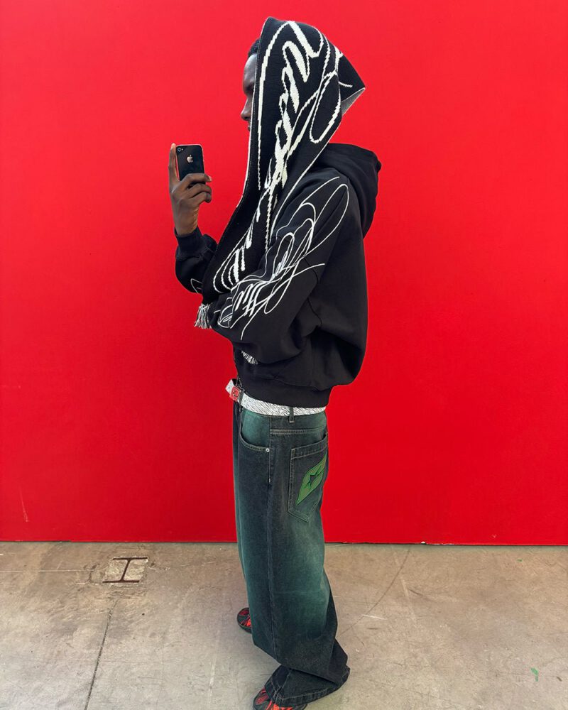 script-double-side-scarf-black-white-3751327.jpg script-double-side-scarf-black-white-3751327.jpg