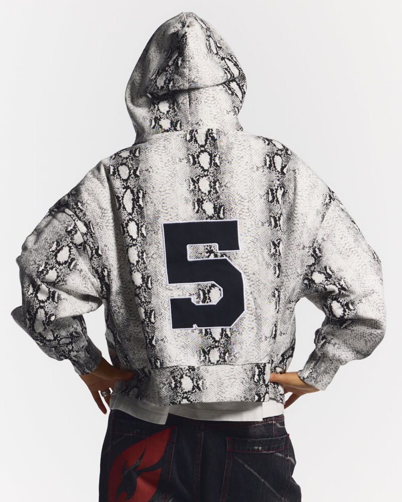 snake-zip-hoodie-white-black-8916006.jpg snake-zip-hoodie-white-black-8916006.jpg