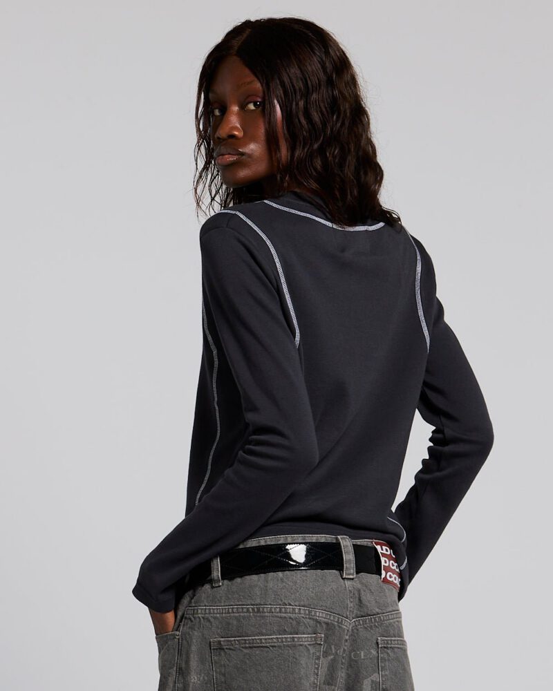 survivor-longsleeve-black-1305697.jpg survivor-longsleeve-black-1305697.jpg