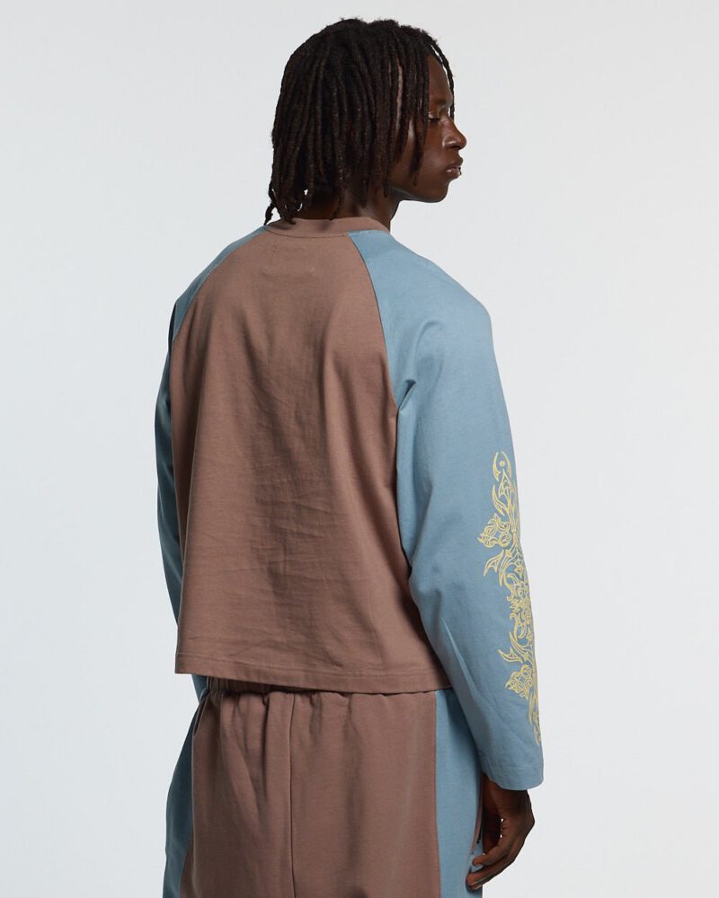 tribal-longsleeve-brown-blue-2278478.jpg tribal-longsleeve-brown-blue-2278478.jpg