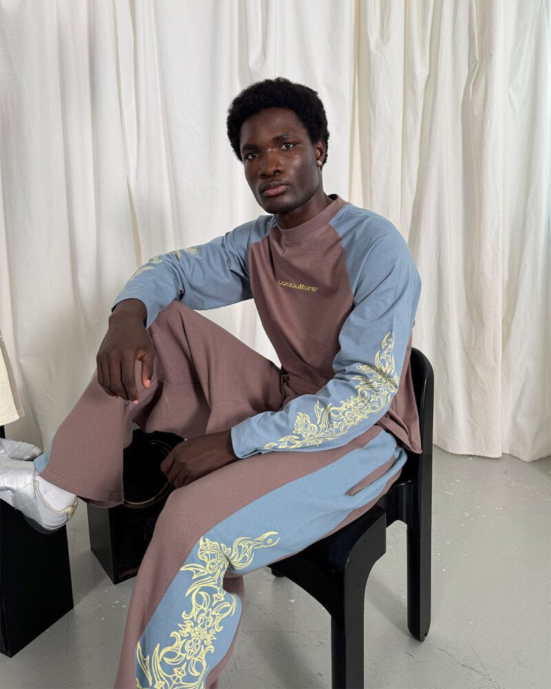 tribal-longsleeve-brown-blue-2346127.jpg tribal-longsleeve-brown-blue-2346127.jpg