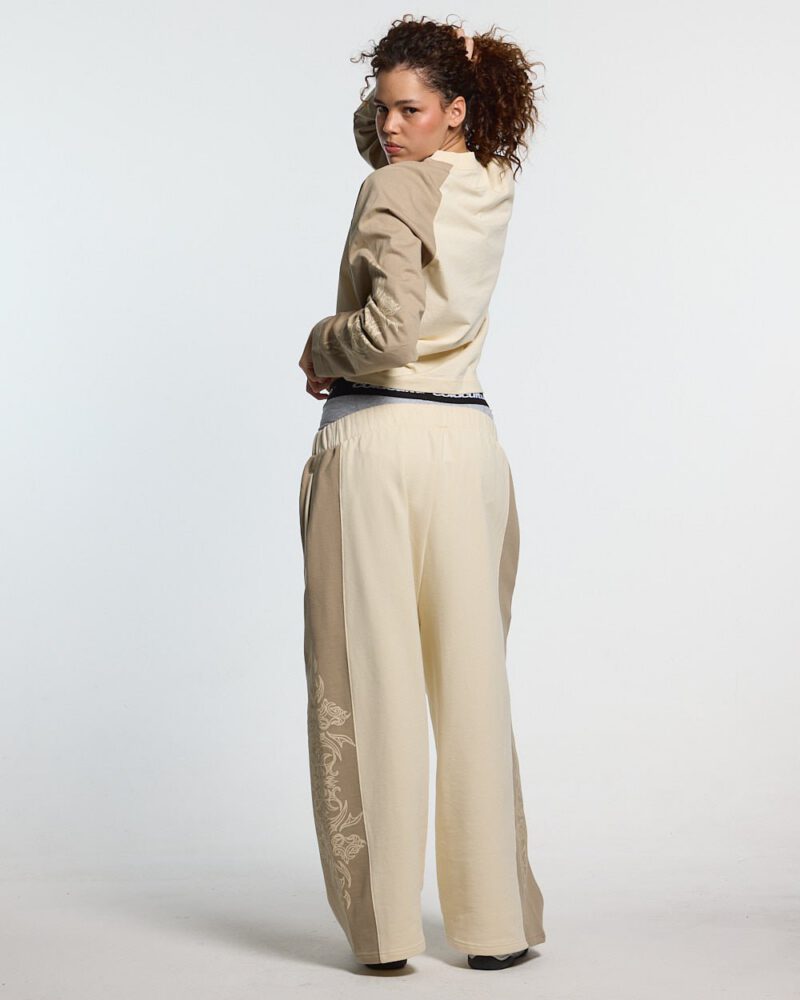 tribal-longsleeve-grey-off-white-4980557.jpg tribal-longsleeve-grey-off-white-4980557.jpg