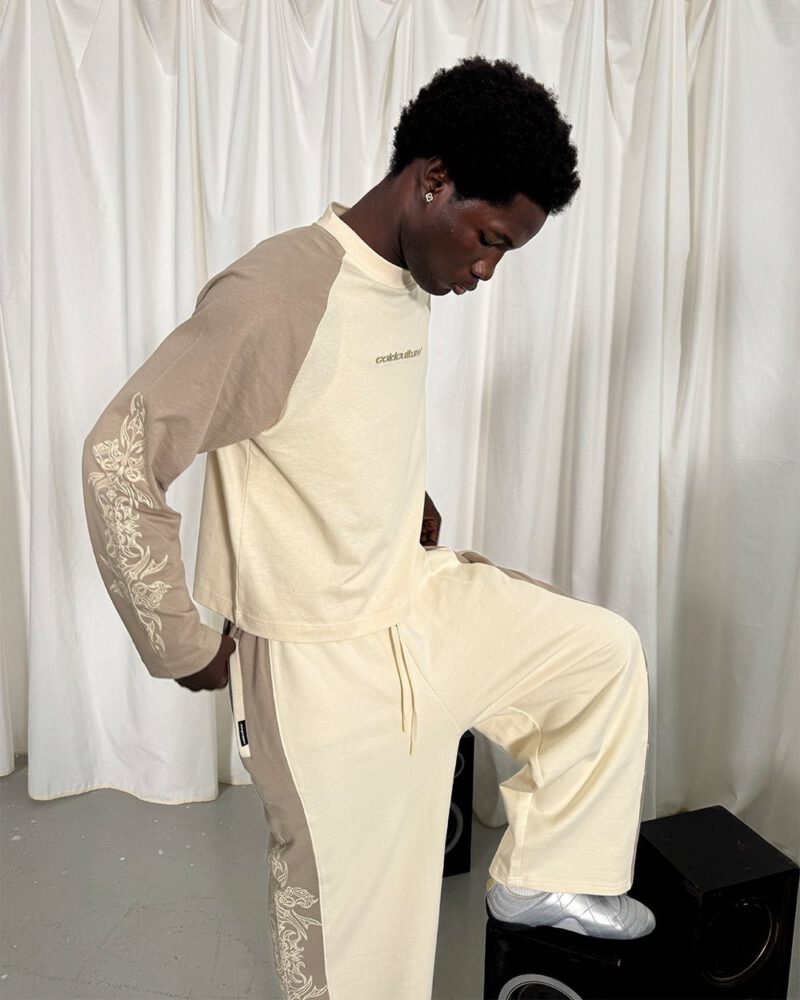 tribal-longsleeve-grey-off-white-5804226.jpg tribal-longsleeve-grey-off-white-5804226.jpg