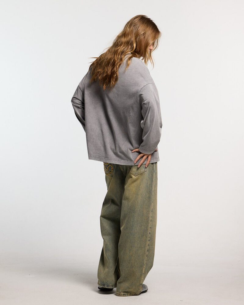 walker-longsleeve-light-grey-1194500.jpg walker-longsleeve-light-grey-1194500.jpg