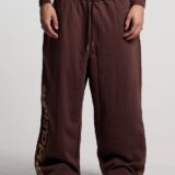 wild-snake-sweatpants-brown-6470775.jpg